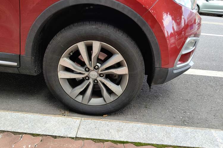 Used Geely Auto Emgrand X7 Sport 2016 1.8TD Automatic ZhiZun Version Right Front Wheel Hub
