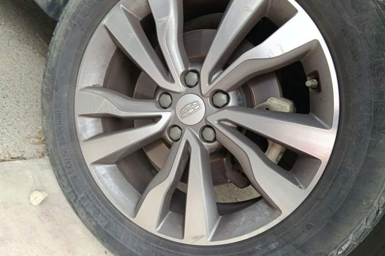 Used Geely Auto Emgrand X7 Sport 2016 1.8TD Automatic Smart Model Right Front Wheel Hub