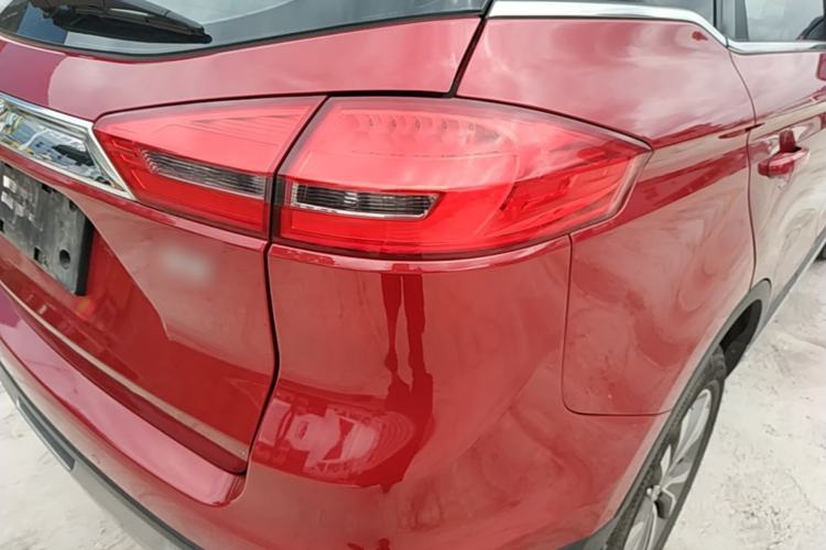 Used Geely Auto Emgrand X7 Sport 2016 1.8TD Automatic All-Wheel-Drive ZhiZun Edition Right Rear Taillight