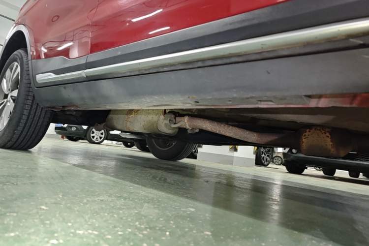 Used Geely Auto Emgrand X7 Sport 2016 1.8TD Automatic Smart Connectivity Version Right Side Sill