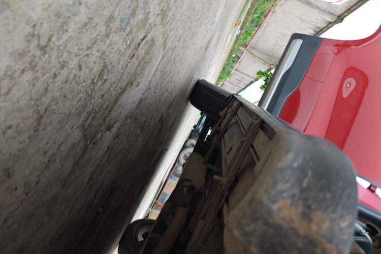 Used Geely Auto Emgrand X7 Sport 2016 1.8TD Automatic Smart Model Right Side Sill