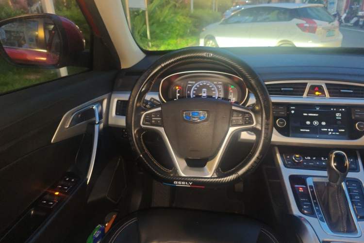 Used Geely Auto Emgrand X7 Sport 2016 1.8TD Automatic Smart Model Steering Wheel
