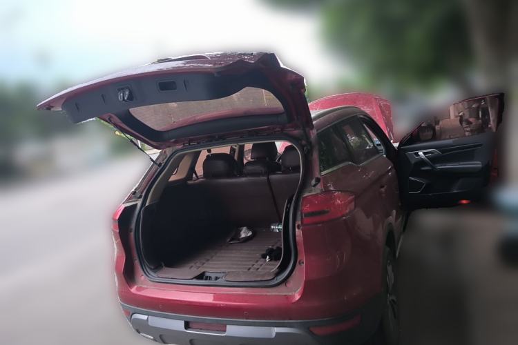Used Geely Auto Emgrand X7 Sport 2016 2.0L Manual Smart Connect Version Trunk
