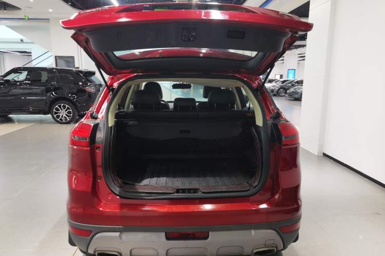 Used Geely Auto Emgrand X7 Sport 2016 1.8TD Automatic Smart Connectivity Version Trunk