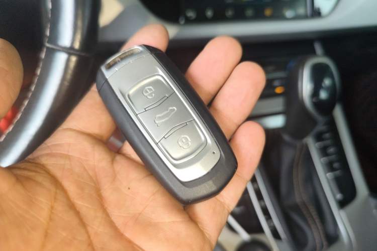 Used Geely Auto Emgrand X7 Sport 2016 1.8TD Automatic ZhiZun Version Vehicle Key