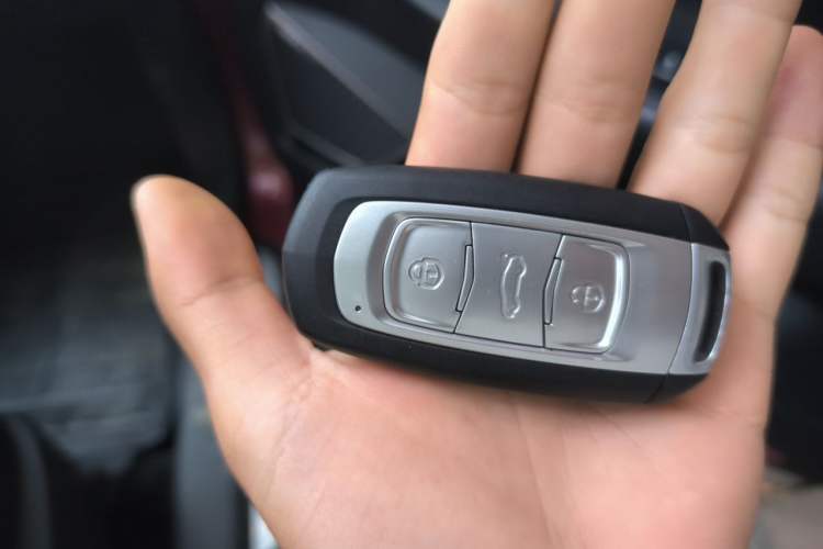 Used Geely Auto Emgrand X7 Sport 2016 2.0L Manual Smart Connect Version Vehicle Key