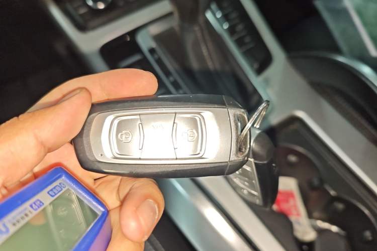 Used Geely Auto Emgrand X7 Sport 2016 1.8TD Automatic Smart Connectivity Version Vehicle Key