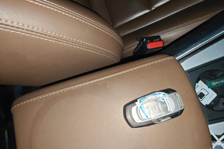 Used Geely Auto Emgrand X7 Sport 2016 1.8TD Automatic All-Wheel-Drive ZhiZun Edition Vehicle Key