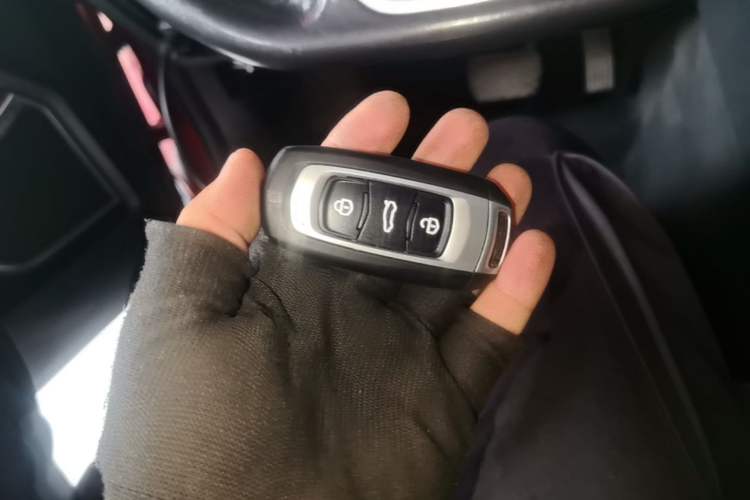Used Geely Auto Emgrand X7 Sport 2016 1.8TD Automatic ZhiZun Version Vehicle Key