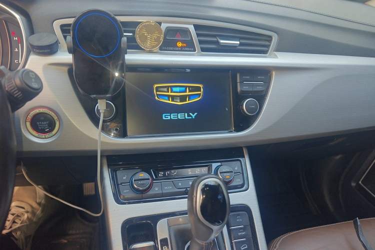 Used Geely Auto Emgrand X7 Sport 2016 1.8TD Automatic ZhiZun Version Audio And AC Panel