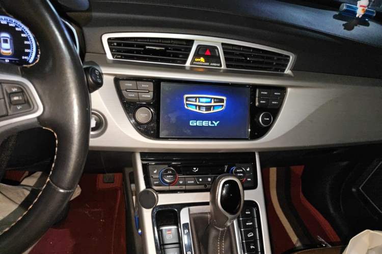 Used Geely Auto Emgrand X7 Sport 2016 1.8TD Automatic All-Wheel-Drive ZhiZun Edition Audio And AC Panel