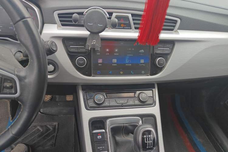 Used Geely Auto Emgrand X7 Sport 2016 2.0L Manual ZhiShang Version Audio And AC Panel