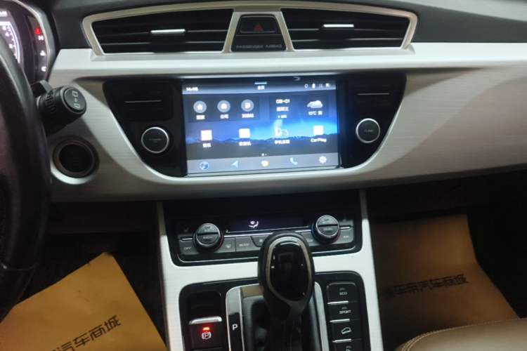 Used Geely Auto Emgrand X7 Sport 2016 1.8TD Automatic ZhiZun Version Audio And AC Panel