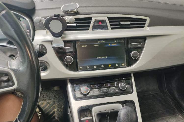 Used Geely Auto Emgrand X7 Sport 2016 2.0L Manual Smart Connect Version Audio And AC Panel