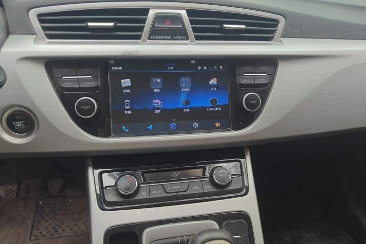 Used Geely Auto Emgrand X7 Sport 2016 2.0L Manual Smart Connect Version Audio And AC Panel