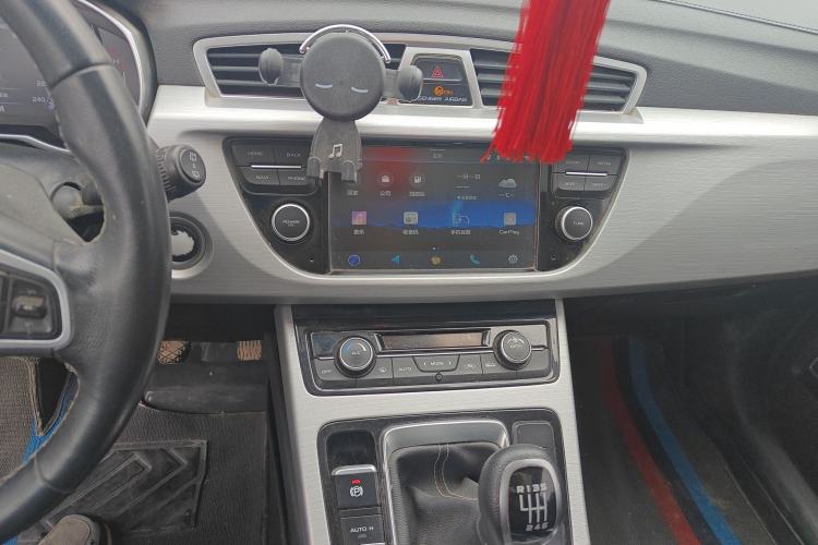 Used Geely Auto Emgrand X7 Sport 2016 2.0L Manual ZhiShang Version Audio And AC Panel