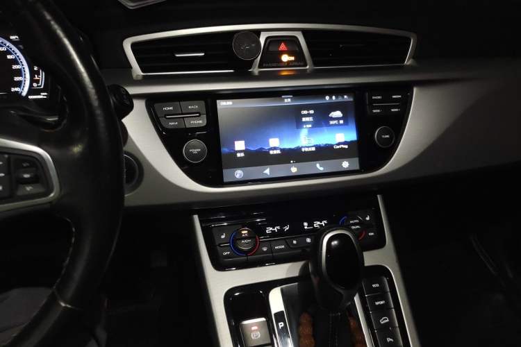 Used Geely Auto Emgrand X7 Sport 2016 1.8TD Automatic ZhiZun Version Audio And AC Panel