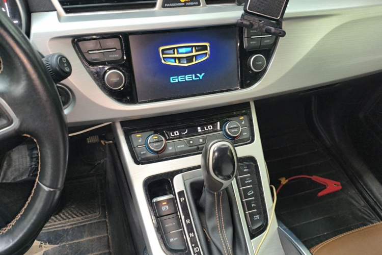Used Geely Auto Emgrand X7 Sport 2016 1.8TD Automatic All-Wheel-Drive ZhiZun Edition Audio And AC Panel