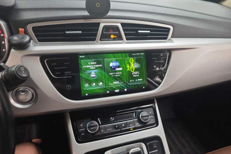 Used Geely Auto Emgrand X7 Sport 2016 1.8TD Automatic All-Wheel-Drive ZhiZun Edition Audio And AC Panel