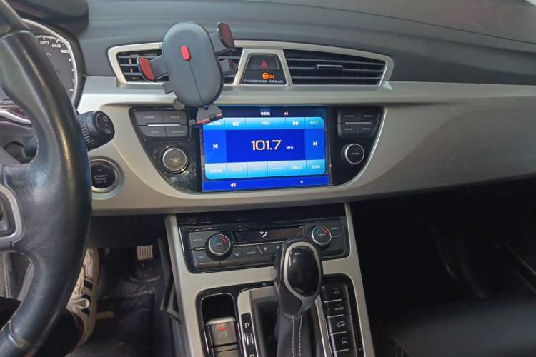 Used Geely Auto Emgrand X7 Sport 2016 1.8TD Automatic ZhiShang Model Audio And AC Panel