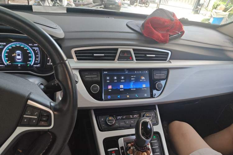 Used Geely Auto Emgrand X7 Sport 2016 1.8TD Automatic ZhiZun Version Audio And AC Panel
