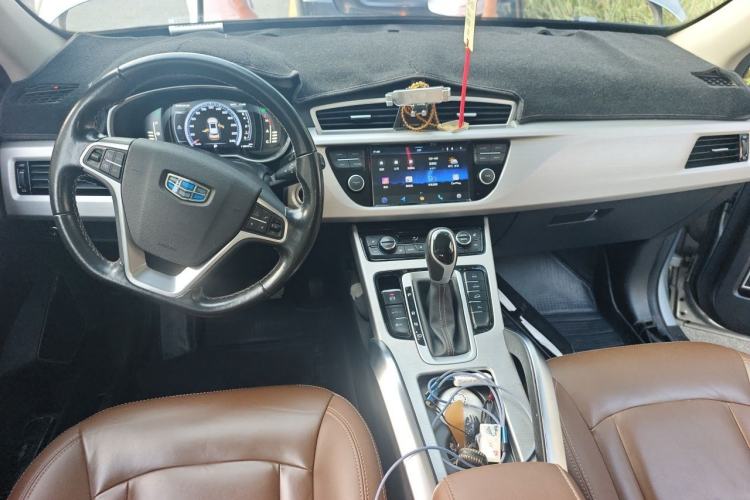 Used Geely Auto Emgrand X7 Sport 2016 1.8TD Automatic ZhiZun Version Center Console