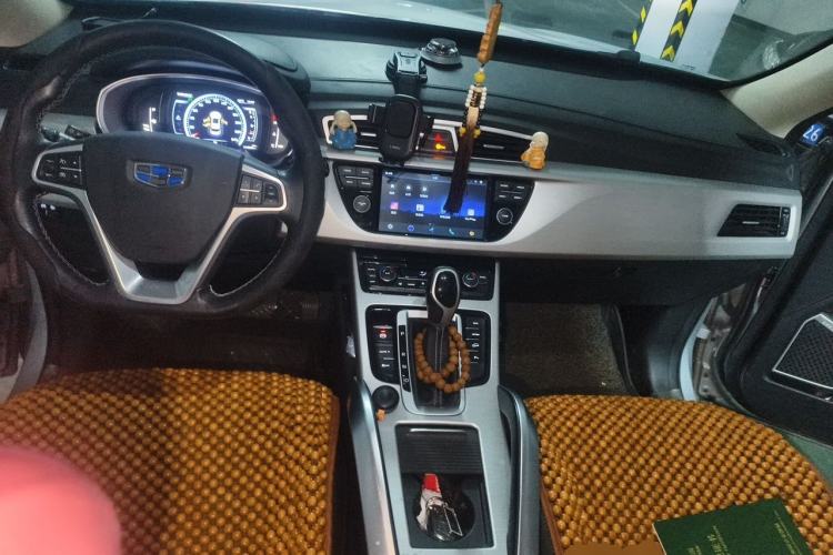 Used Geely Auto Emgrand X7 Sport 2016 1.8TD Automatic Smart Connectivity Version Center Console