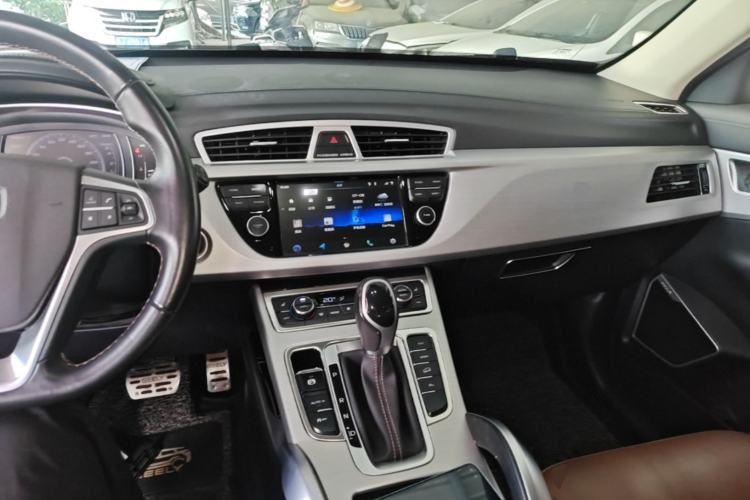 Used Geely Auto Emgrand X7 Sport 2016 1.8TD Automatic ZhiZun Version Center Console