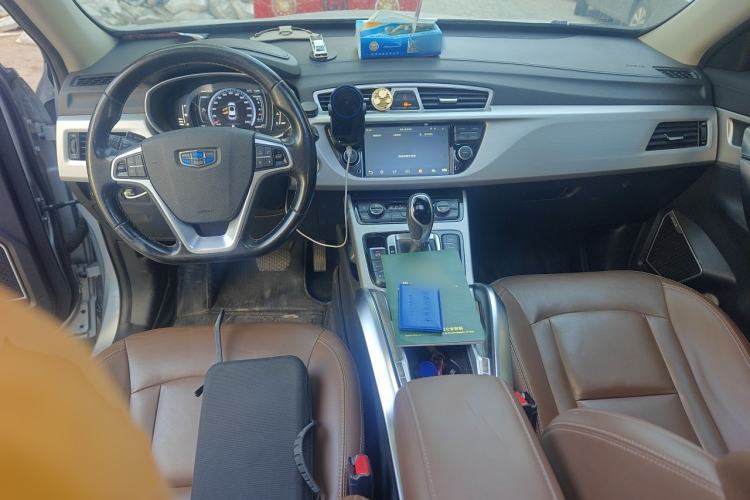 Used Geely Auto Emgrand X7 Sport 2016 1.8TD Automatic ZhiZun Version Center Console
