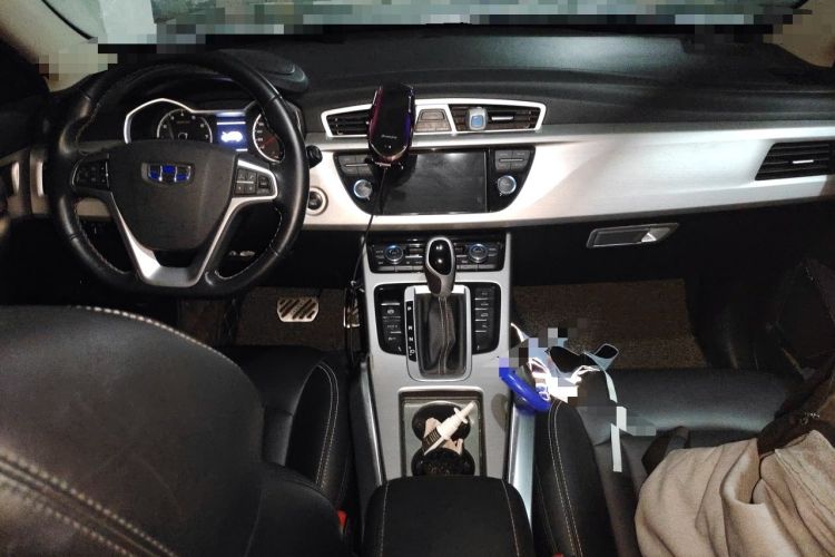 Used Geely Auto Emgrand X7 Sport 2016 1.8TD Automatic ZhiShang Model Center Console