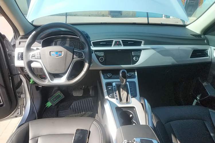 Used Geely Auto Emgrand X7 Sport 2016 1.8TD Automatic Smart Connectivity Version Center Console