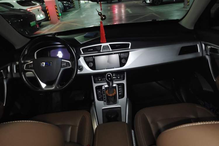 Used Geely Auto Emgrand X7 Sport 2016 1.8TD Automatic ZhiZun Version Center Console