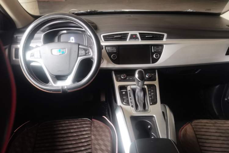 Used Geely Auto Emgrand X7 Sport 2016 1.8TD Automatic ZhiShang Model Center Console