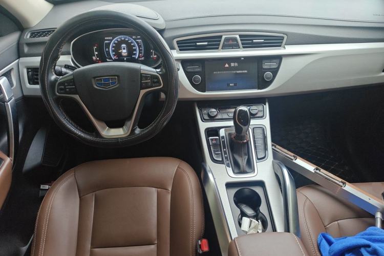 Used Geely Auto Emgrand X7 Sport 2016 1.8TD Automatic All-Wheel-Drive ZhiZun Edition Center Console