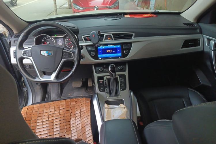 Used Geely Auto Emgrand X7 Sport 2016 1.8TD Automatic ZhiShang Model Center Console