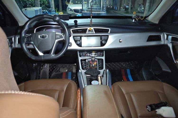 Used Geely Auto Emgrand X7 Sport 2016 1.8TD Automatic ZhiZun Version Center Console