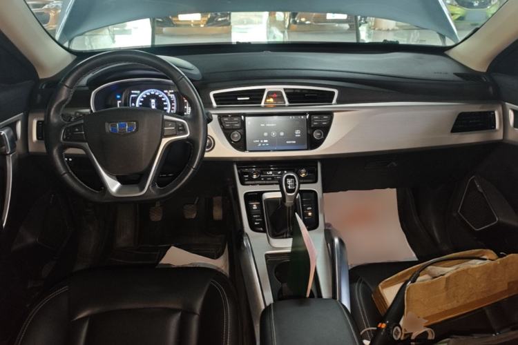 Used Geely Auto Emgrand X7 Sport 2016 2.0L Manual Smart Connect Version Center Console