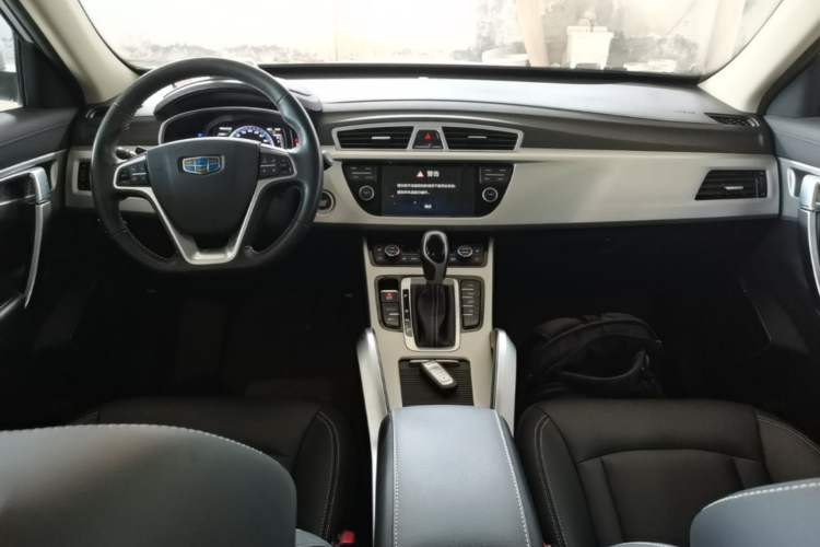 Used Geely Auto Emgrand X7 Sport 2016 1.8TD Automatic Smart Model Center Console