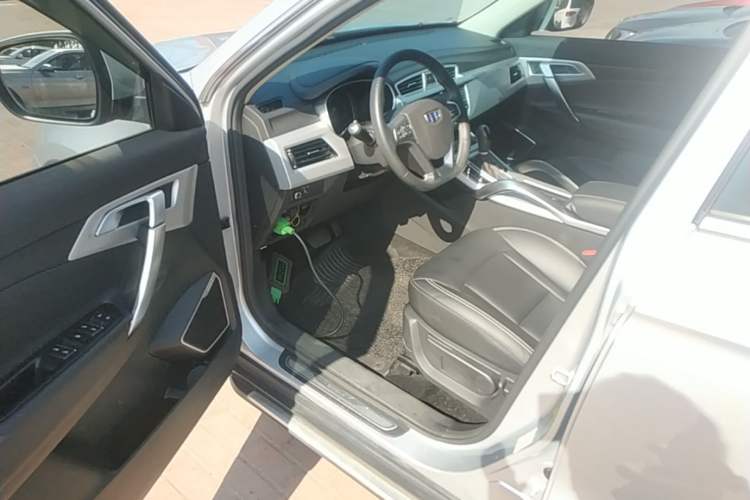 Used Geely Auto Emgrand X7 Sport 2016 1.8TD Automatic Smart Connectivity Version Driver Seat