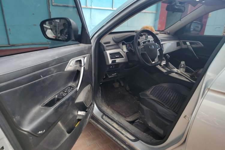 Used Geely Auto Emgrand X7 Sport 2016 1.8TD Automatic Smart Connectivity Version Driver Seat