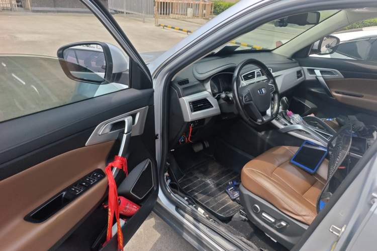 Used Geely Auto Emgrand X7 Sport 2016 1.8TD Automatic ZhiZun Version Driver Seat