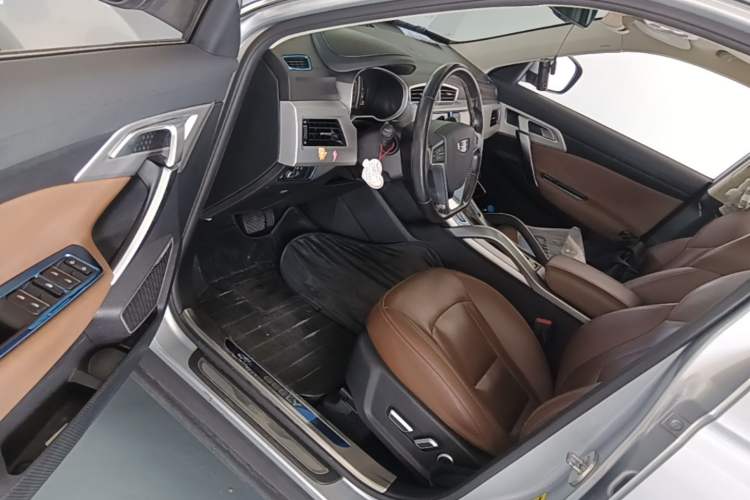 Used Geely Auto Emgrand X7 Sport 2016 1.8TD Automatic Smart Connectivity Version Driver Seat