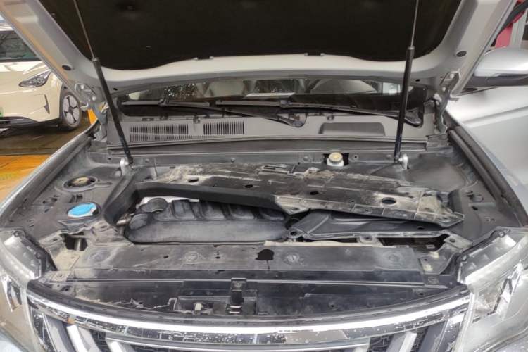 Used Geely Auto Emgrand X7 Sport 2016 1.8TD Automatic ZhiShang Model Engine Bay