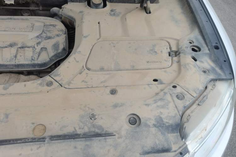 Used Geely Auto Emgrand X7 Sport 2016 2.0L Manual Smart Connect Version Engine Bay Left