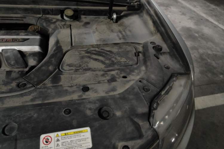 Used Geely Auto Emgrand X7 Sport 2016 1.8TD Automatic ZhiShang Model Engine Bay Left