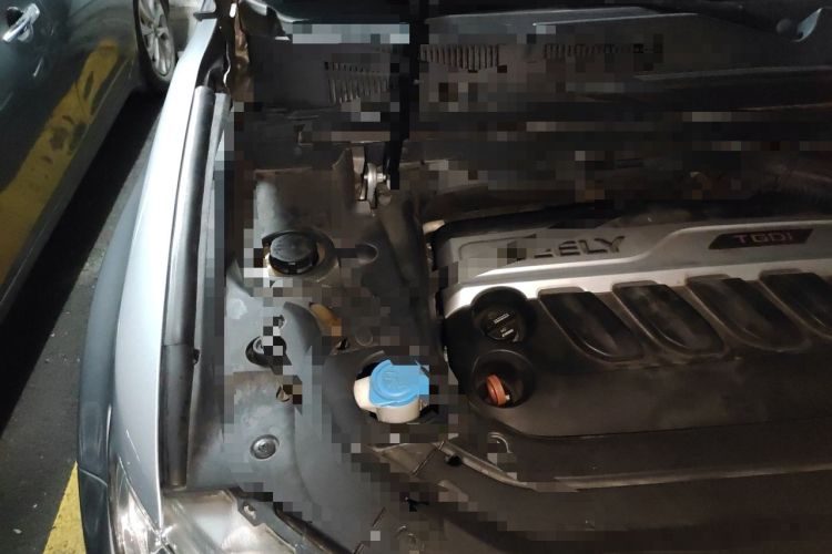 Used Geely Auto Emgrand X7 Sport 2016 1.8TD Automatic ZhiShang Model Engine Bay Right