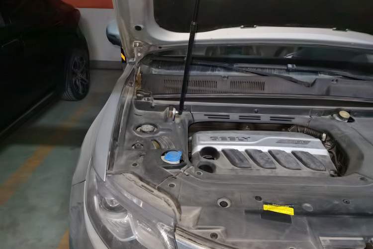 Used Geely Auto Emgrand X7 Sport 2016 1.8TD Automatic ZhiZun Version Engine Bay Right