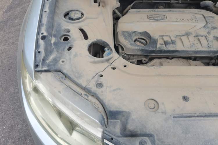 Used Geely Auto Emgrand X7 Sport 2016 2.0L Manual Smart Connect Version Engine Bay Right