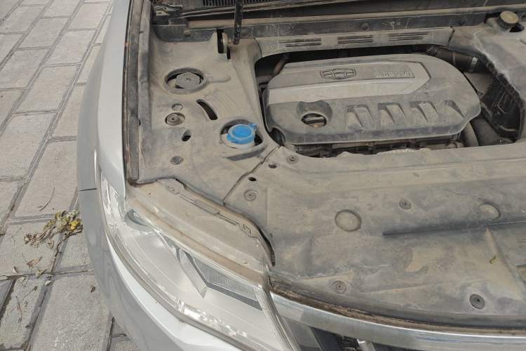 Used Geely Auto Emgrand X7 Sport 2016 2.0L Manual Smart Connect Version Engine Bay Right