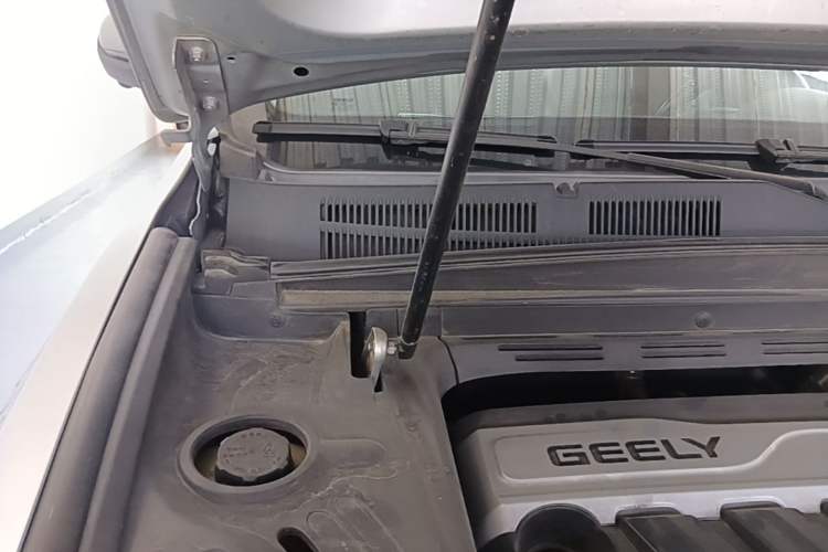Used Geely Auto Emgrand X7 Sport 2016 1.8TD Automatic Smart Connectivity Version Engine Bay Right